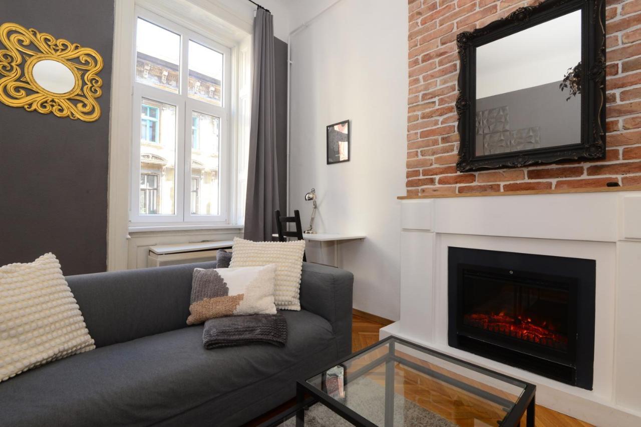 Your Place Apartman Budapest Bagian luar foto