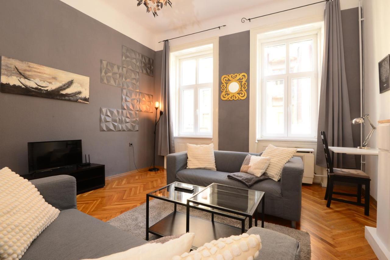 Your Place Apartman Budapest Bagian luar foto