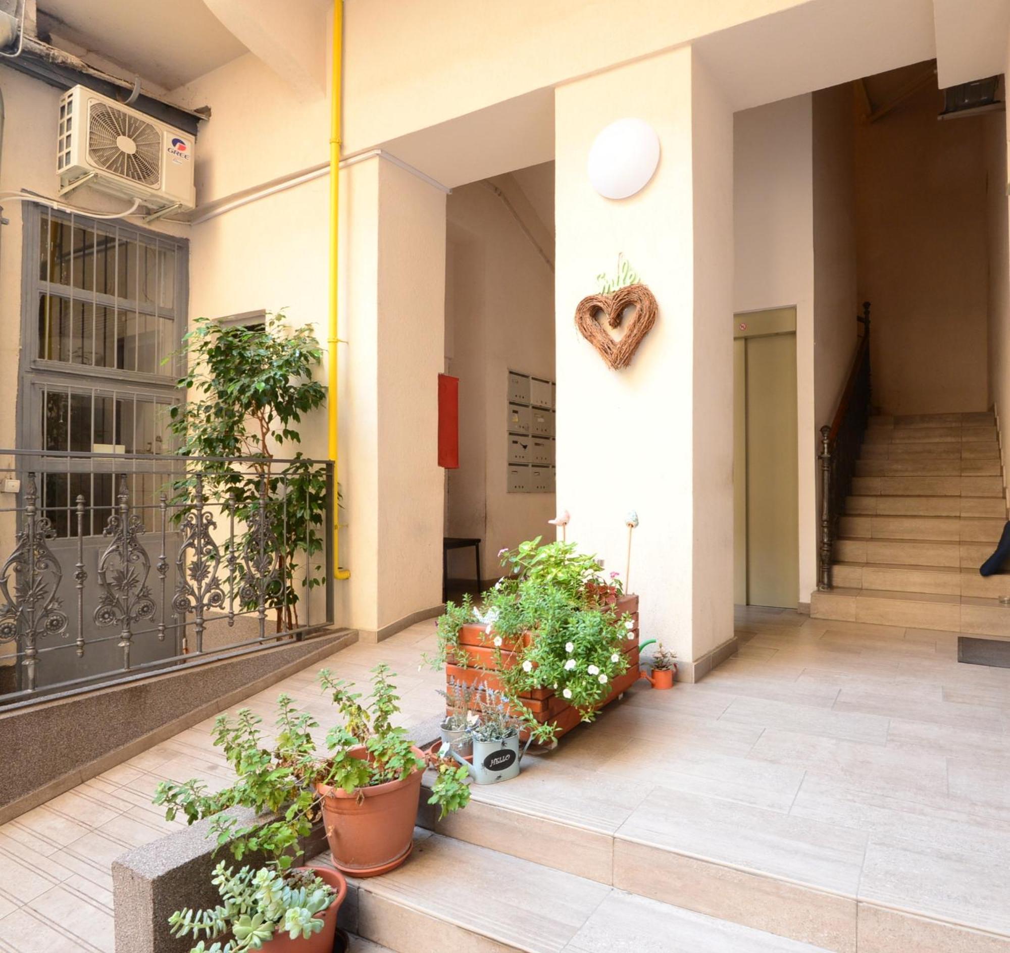 Your Place Apartman Budapest Bagian luar foto